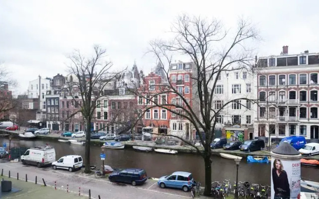 Relaxing Centre Canal View Apartment
