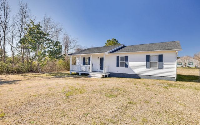 Charming Beaufort Home w/ Deck + Gas Grill!