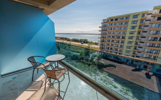 SOLID HOUSE STUDIO Vis-a-Vis de NUBA CLUB