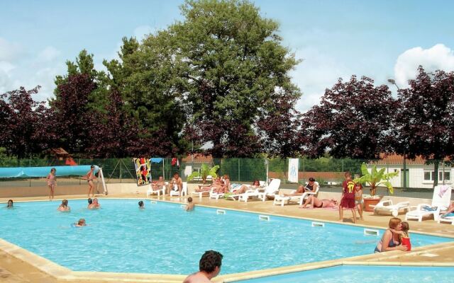 Semi-detached Bungalow With Microwave, in the Great Vendée