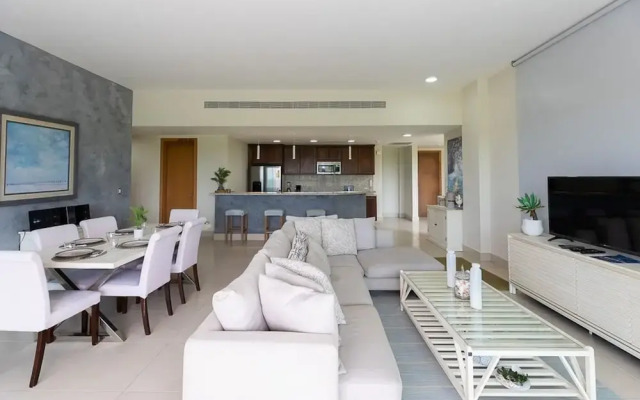 The Seashells Beach Condo by Acomodo