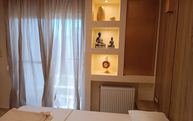 Zeus Luxury Suite in Nea Flogita