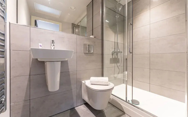 St Martin s Place 6-guest Apt in BMH