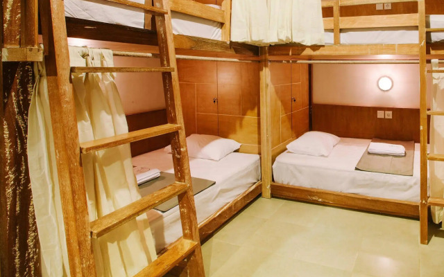 Lokal Bali Hostel