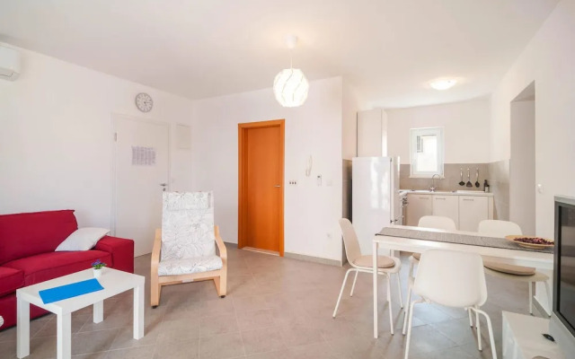 Nice Apartment in Postira With Wifi and 2 Bedrooms