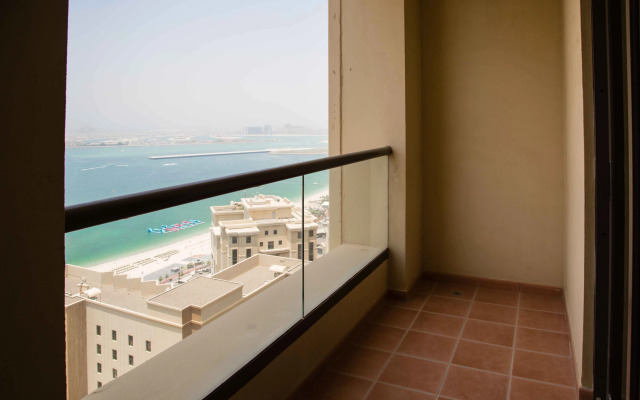 Beach Apartment with Amazing Sea Views