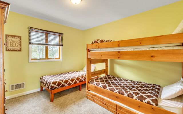 Pocono Retreat: Access to Community Lake & Beach!