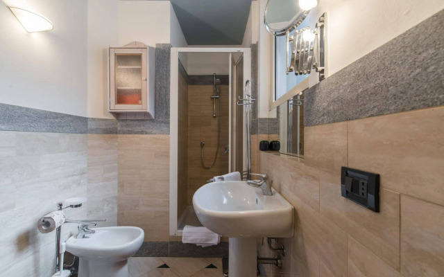 At Home Heart of Milan - Duomo Apartment