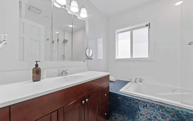 Ocean House - For 4!