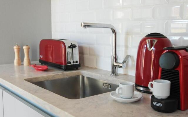 Sao bento stylish cozy apt with ac balcony