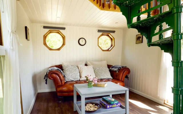 Extraordinary Huts