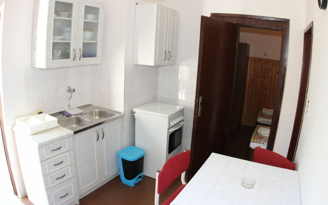 Apartment Jasna - 300 m from sea: A2 Nado  Jelsa, Island Hvar