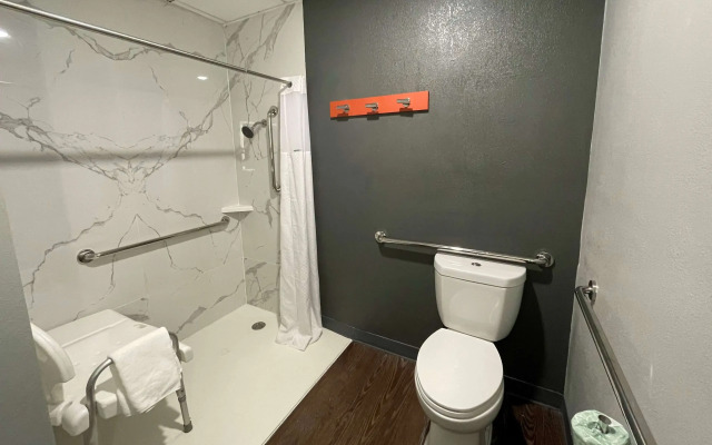 La Quinta Inn & Suites by Wyndham Fayetteville I-95
