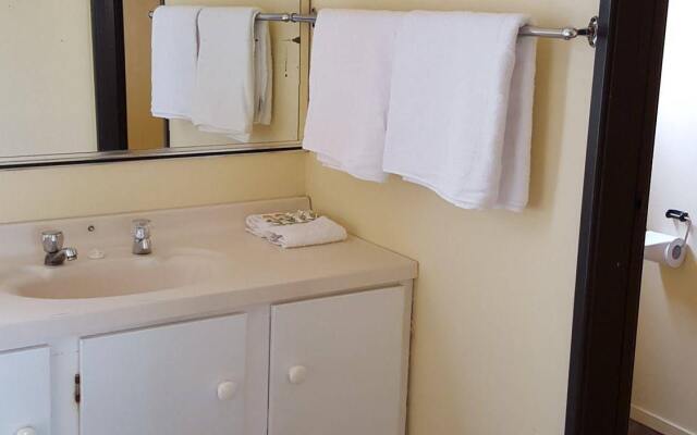 Ace Motor Lodge
