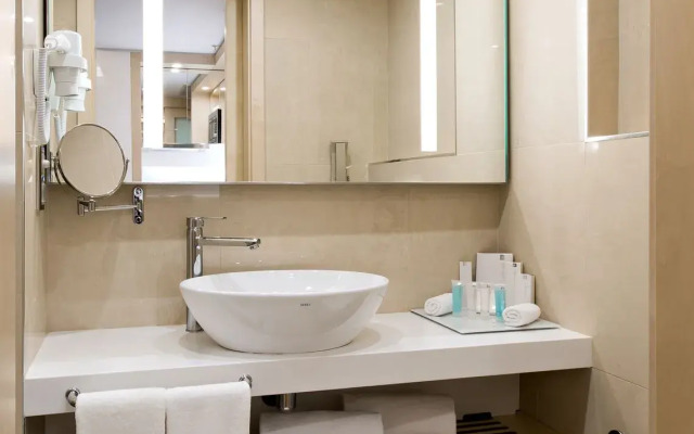 Tango Arjaan by Rotana Hotel