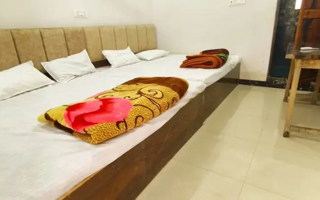 Shri Ayodhya Dham Hotel And Restaurant