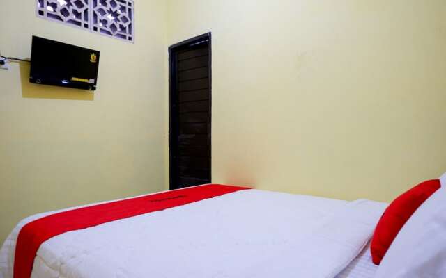 RedDoorz near Universitas Alkhairaat Palu