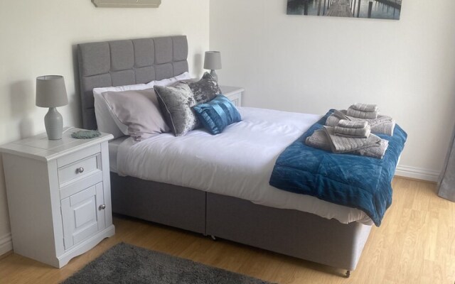 Beautiful 2 Bed Bungalow in Laugharne Situated