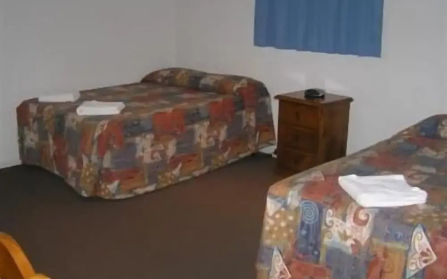 Jolly Collier Hotel Motel