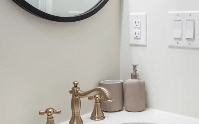 Rideau King 1Br Apartment Free Parking 2