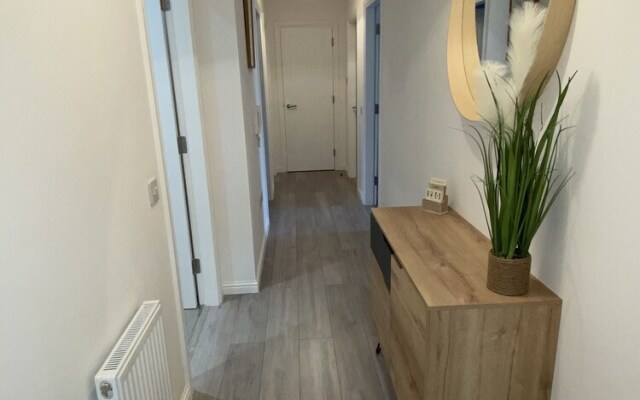 Stunning River View 2-bed Apartment in Perth