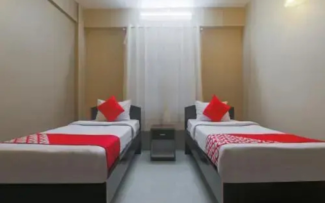 OYO 18528 Field Residency Inn