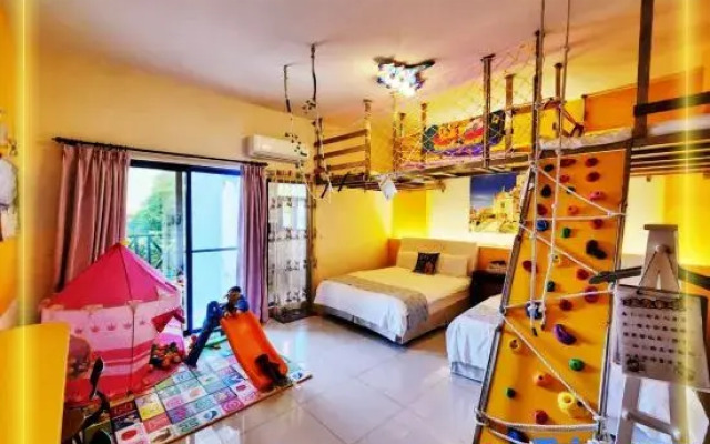 Santorini Family Themed Inn