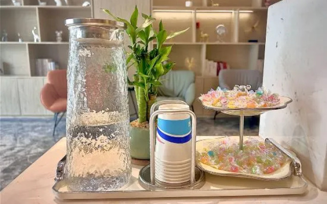 Waiting Qingju Hotel(Wujiaochang Changhai Hospital Store)