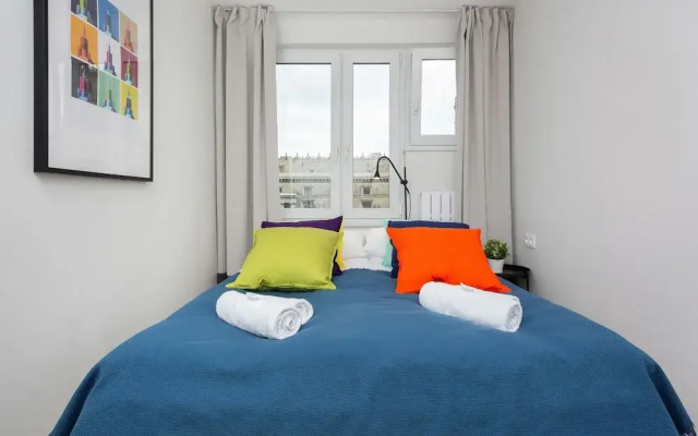 Warsaw City Center Apartment by Renters