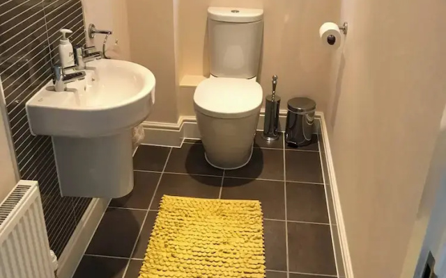 Modern 2 Bedroom House