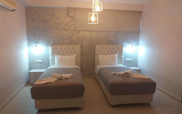 Labyrinth Hotel