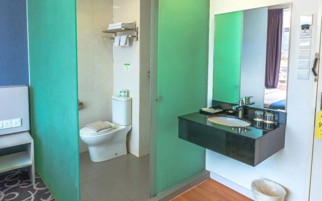 Kingston 13 @ Penang Hill