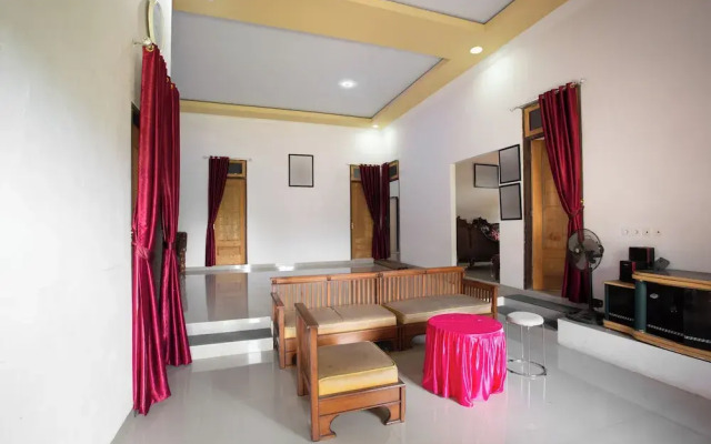 OYO 92587 Homestay Romauli Kampung Radja