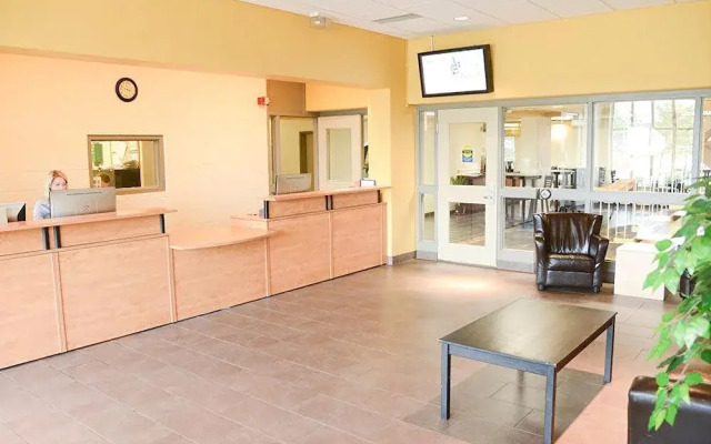 Residence & Conference Centre - Welland