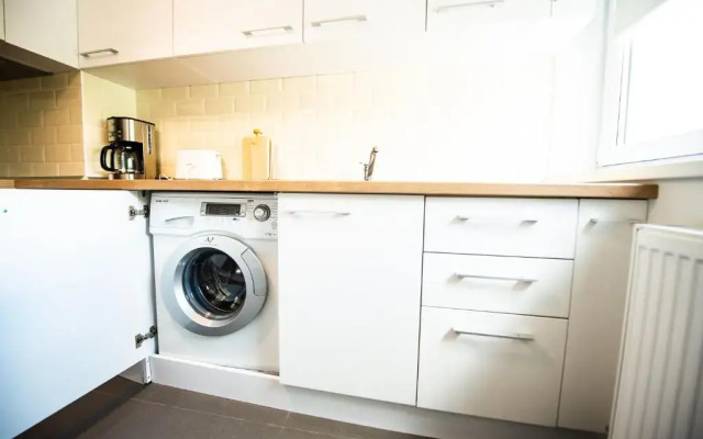 Montana Popa Boutique Studio