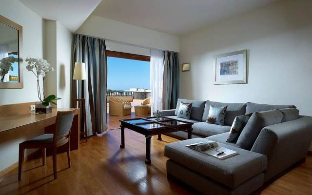 Minoa Palace Resort