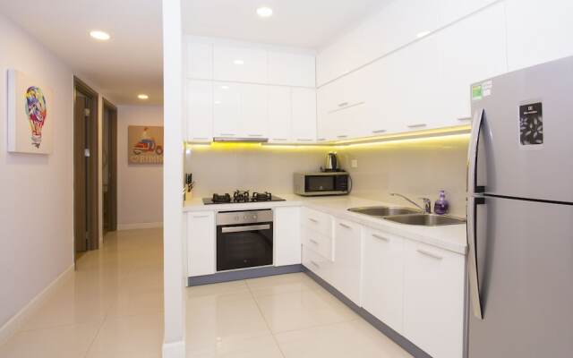 Ami Splendid Rooftop Pool