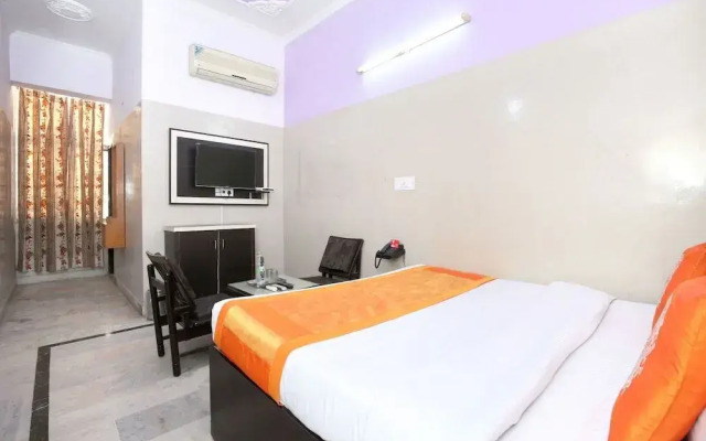 OYO 11417 Hotel Lotus