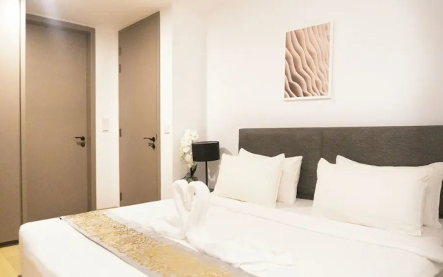 Moonway Luxury Suites At Eaton Residence