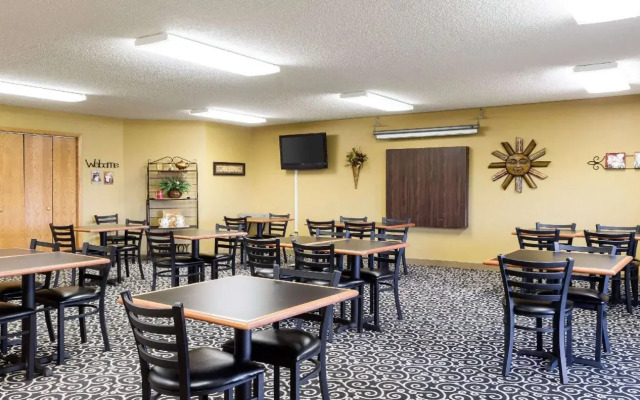 Quality Inn & Suites Watertown near Prairie Lakes Ice Arena