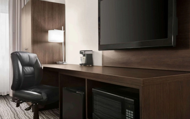 Days Inn by Wyndham Kingston