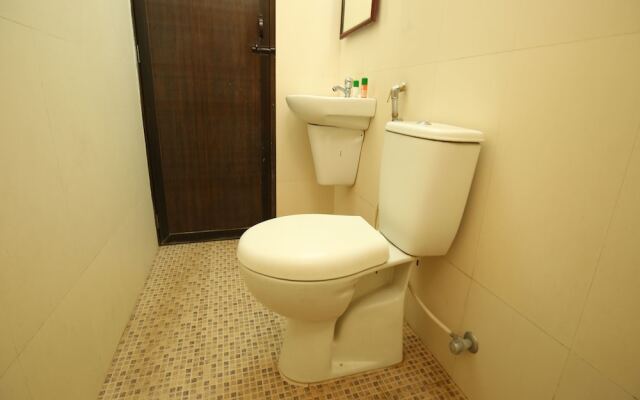 OYO 7878 Hotel Skyark