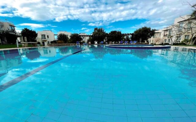 Flat With Roof Terrace and Sea View in Kyrenia