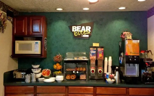 Travelodge Grand Rapids