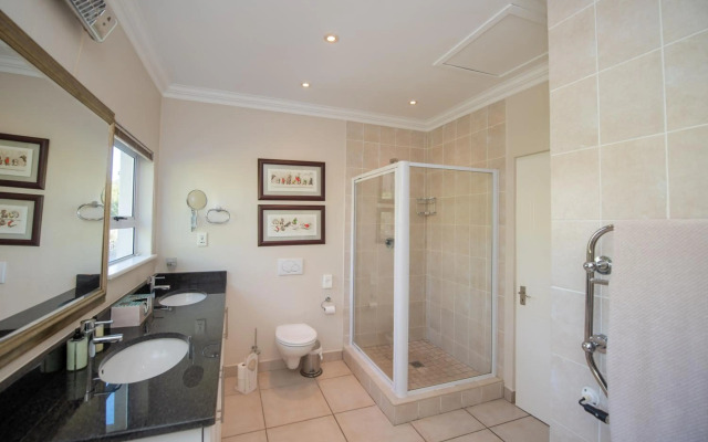 Lovely 2 bedroom rental unit with exquisite views