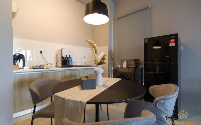 KIP Core Soho Suite by Five Senses