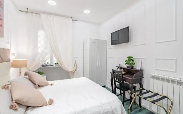 Glint House