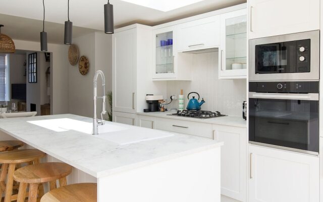 Stylish 2 Bed City Stay