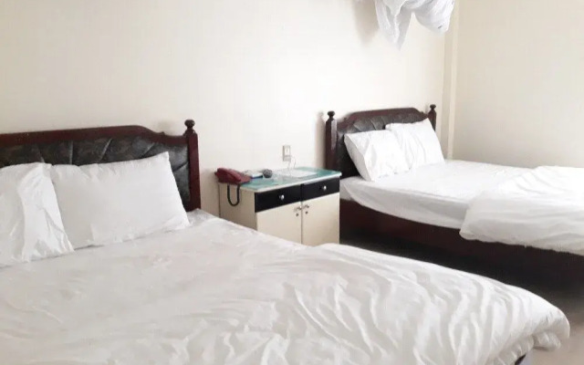 OYO 827 Bach Duong Hotel