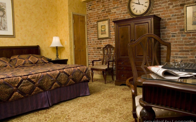 Penn's View Hotel